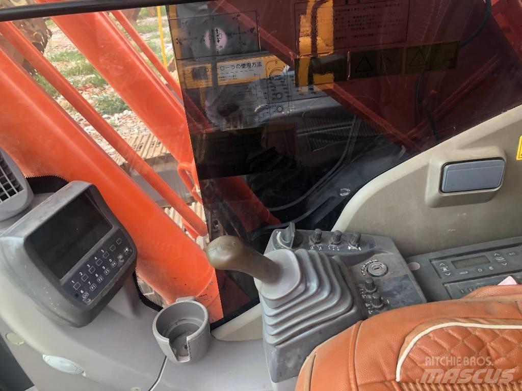 Hitachi ZX 240 Kāpurķēžu ekskavatori