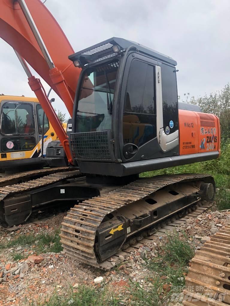 Hitachi ZX 240 Kāpurķēžu ekskavatori
