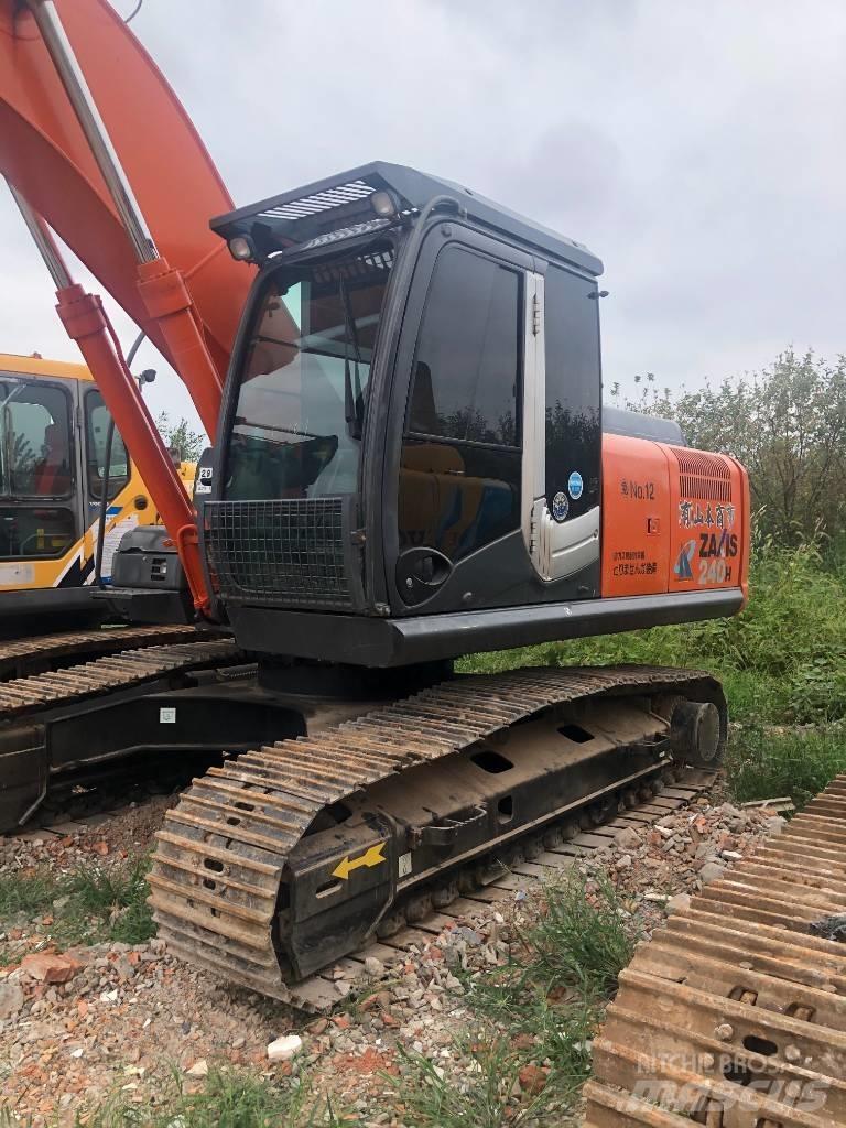 Hitachi ZX 240 Kāpurķēžu ekskavatori