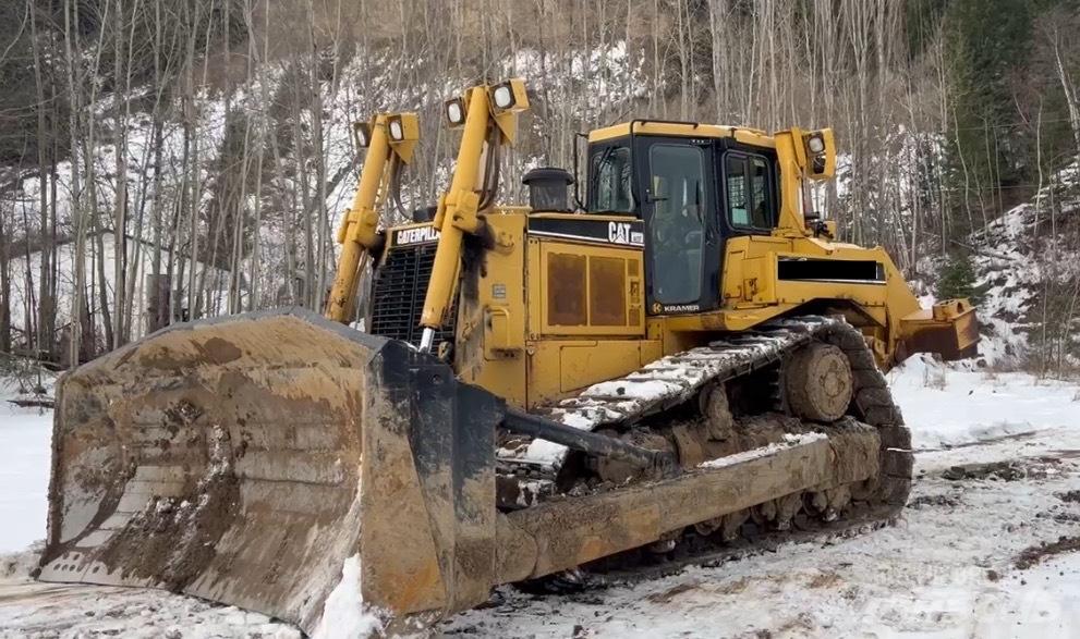 CAT D 8 R Kāpurķēžu buldozeri
