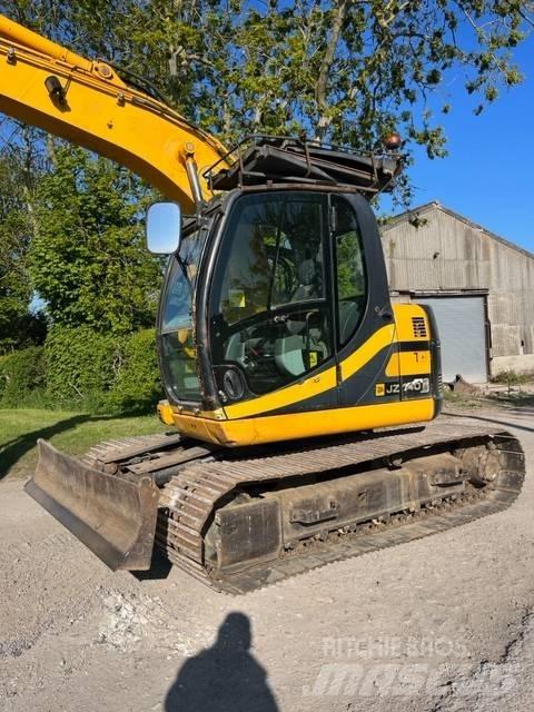 JCB JZ 140 Kāpurķēžu ekskavatori