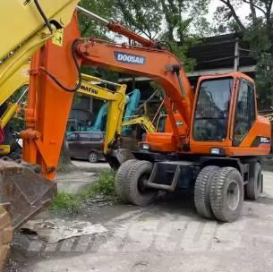 Doosan DH150W-7 Ekskavatori uz riteņiem