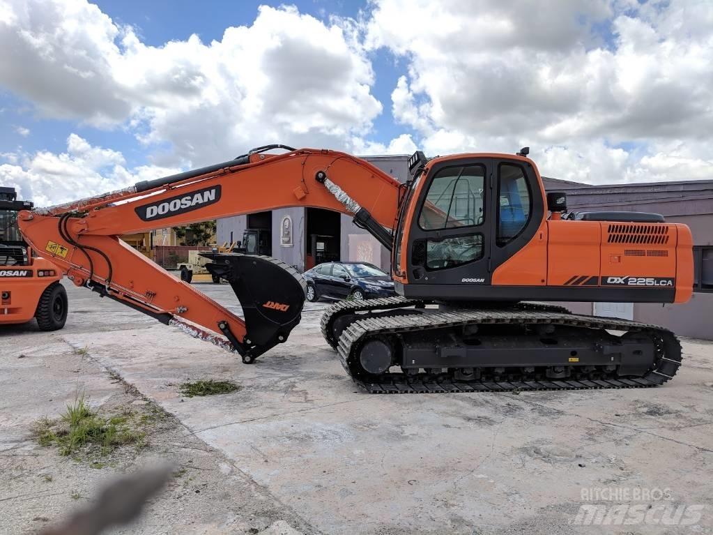 Doosan DX 225 LCA Kāpurķēžu ekskavatori