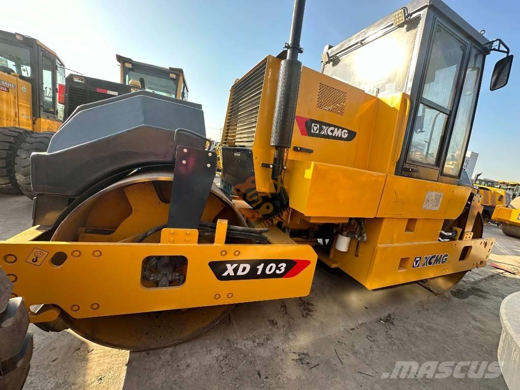 XCMG XD 103 Augsnes blīvētāji