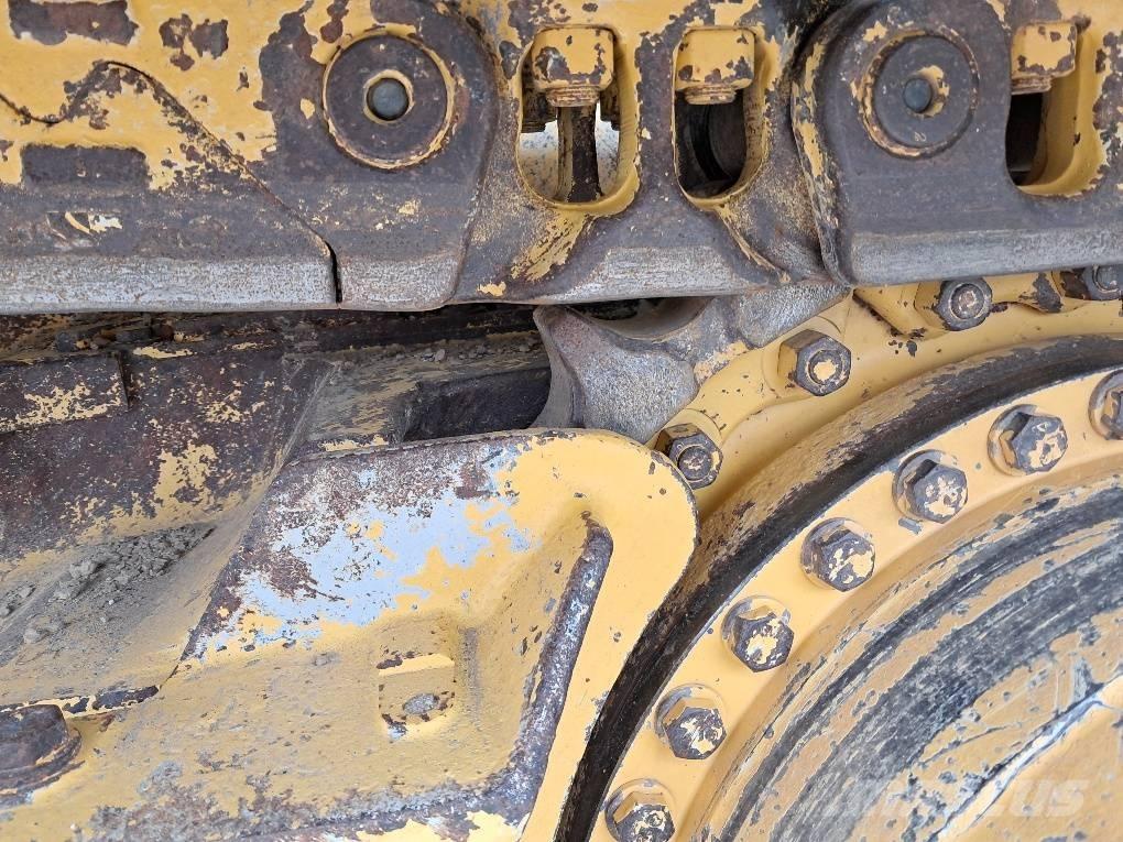 Komatsu D61PXI-24E0 Kāpurķēžu buldozeri