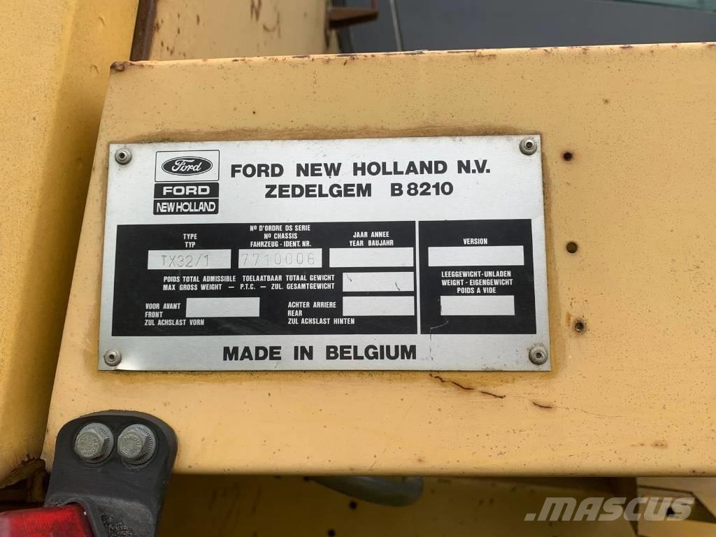 New Holland TX 32 Ražas novākšanas kombaini