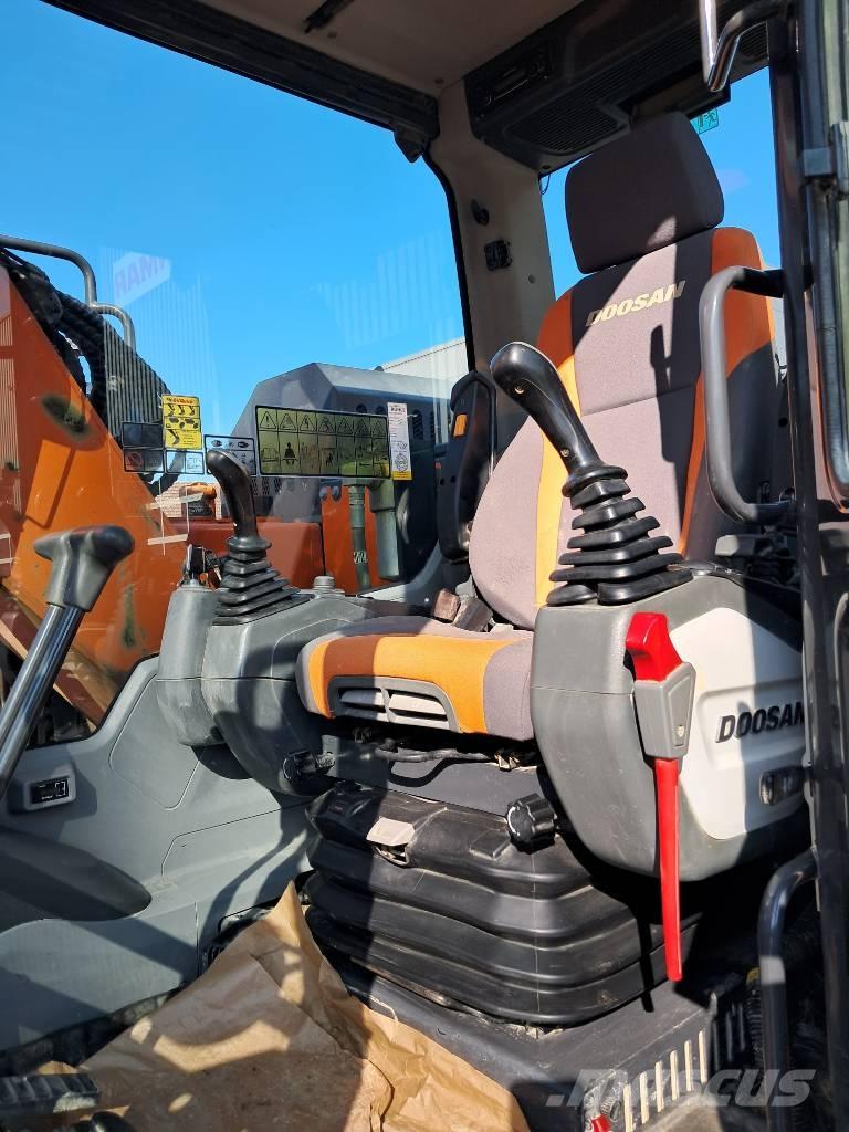 Develon DX 140 LCR-5 Kāpurķēžu ekskavatori