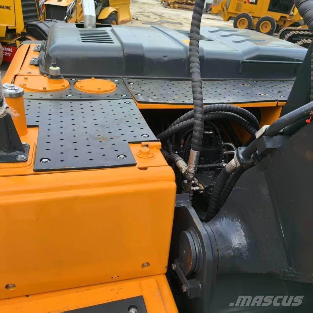 Hyundai r220lc-9s Vidēja lieluma ekskavatori 7 t - 12 t