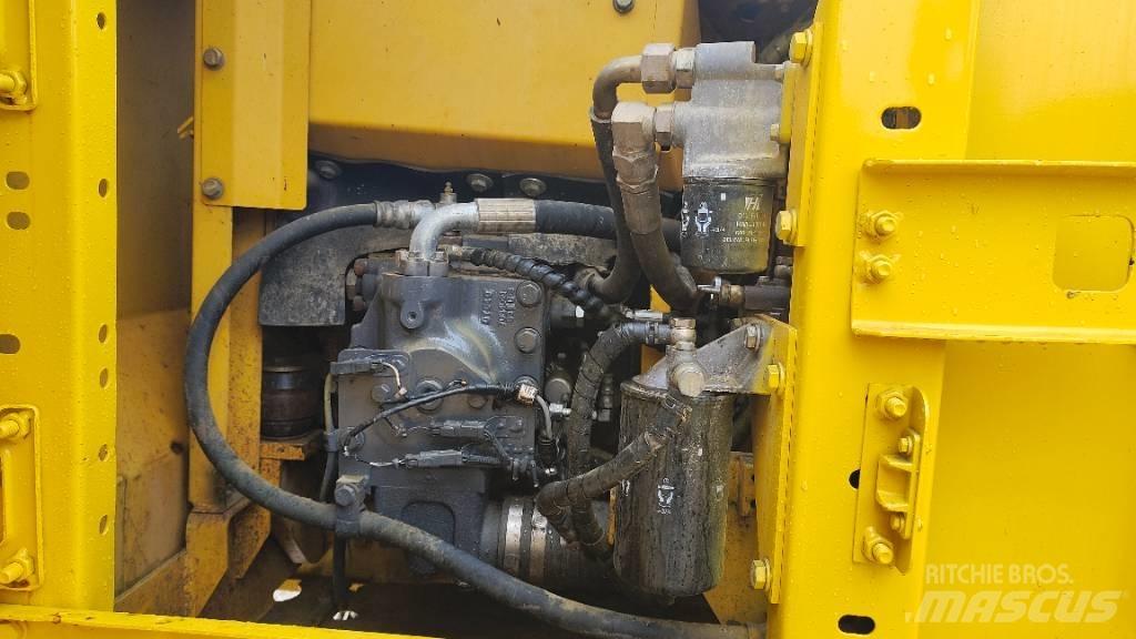 Komatsu PC130-7 Kāpurķēžu ekskavatori