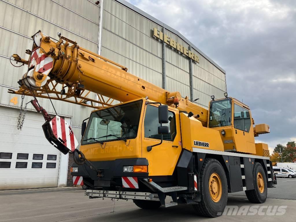 Liebherr LTM 1030-2 Visurgājēji celtņi