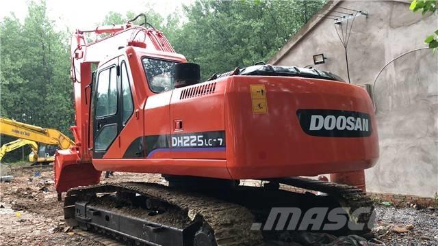 Doosan DH225 Kāpurķēžu ekskavatori