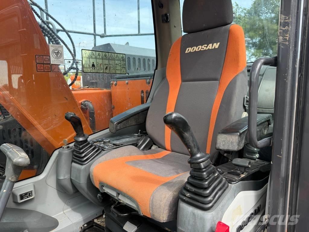 Doosan DX 140 LCR-5 Kāpurķēžu ekskavatori