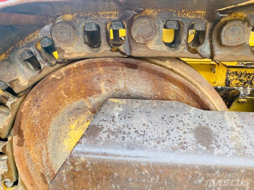 CAT 953 C Kāpurķēžu iekrāvēji