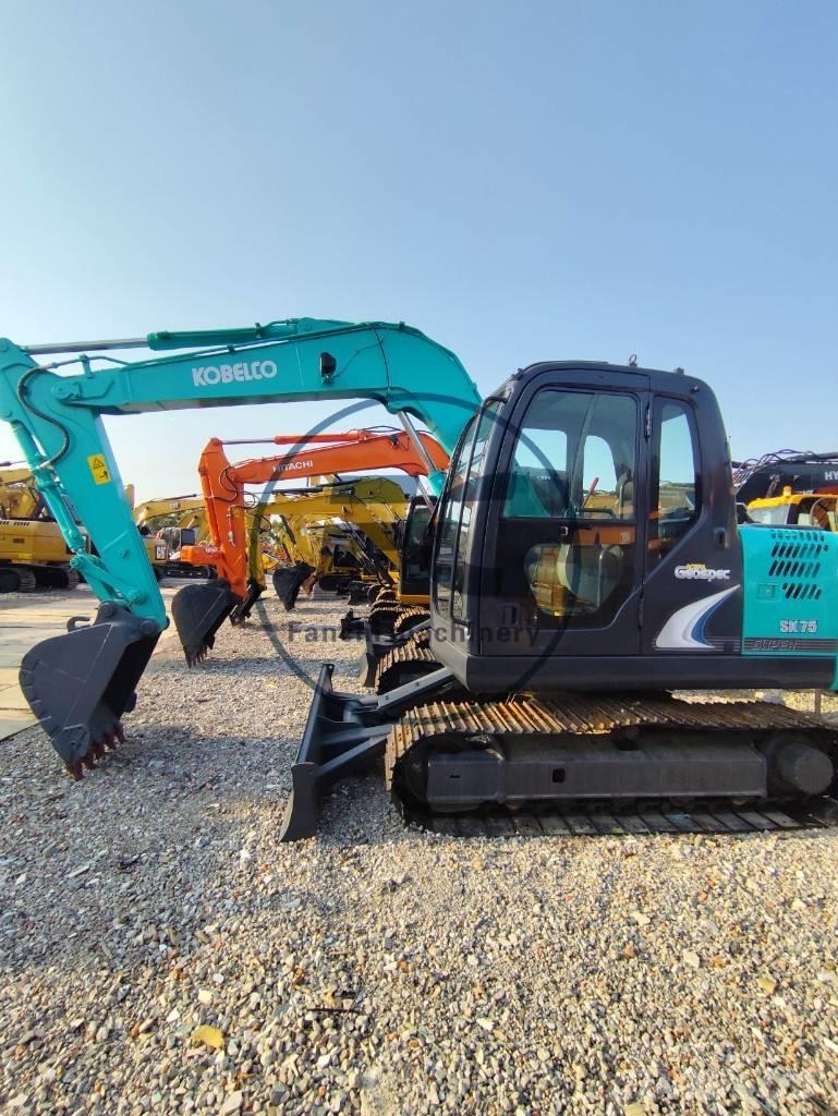 Kobelco SK 75 Kāpurķēžu ekskavatori