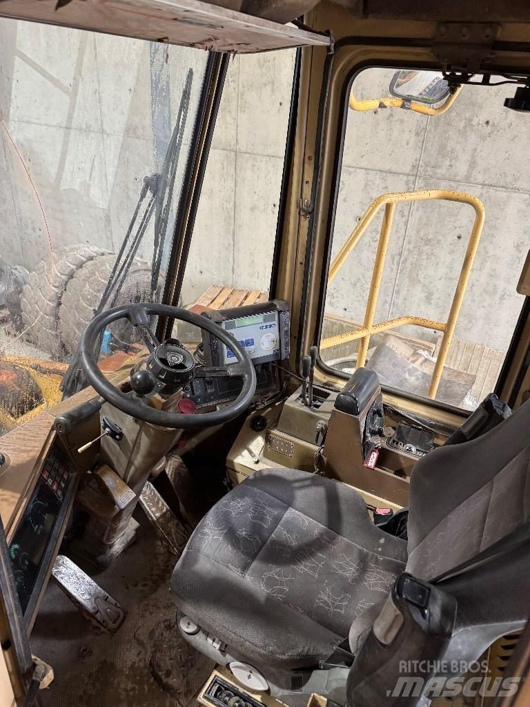 CAT 980 F Iekrāvēji uz riteņiem