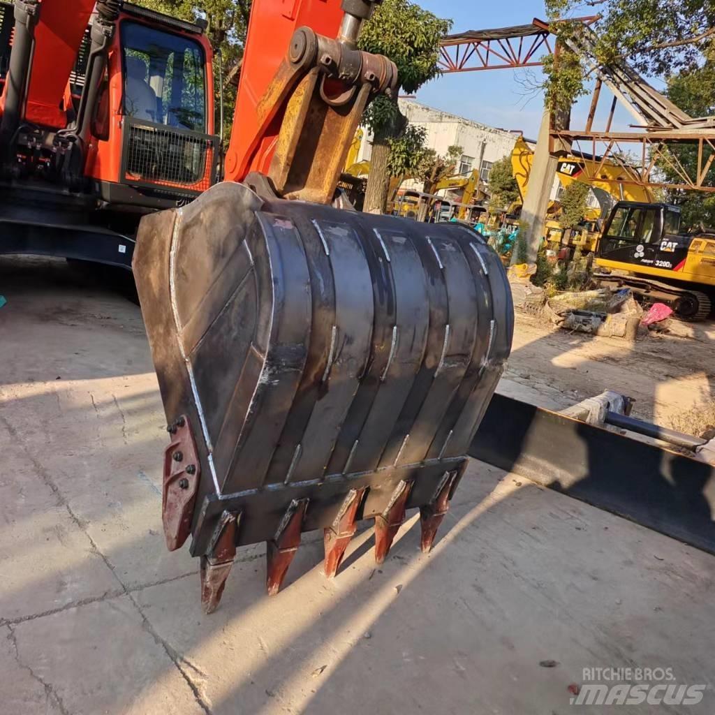 Doosan DX 225 LC Kāpurķēžu ekskavatori