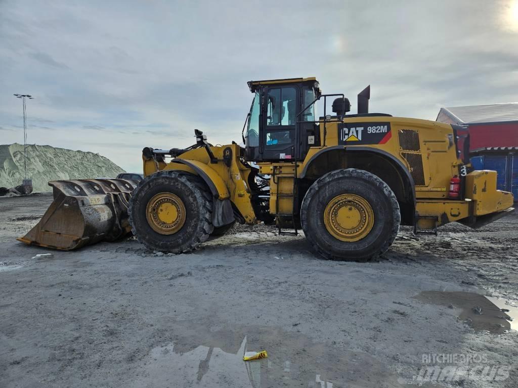 CAT 982 M Iekrāvēji uz riteņiem