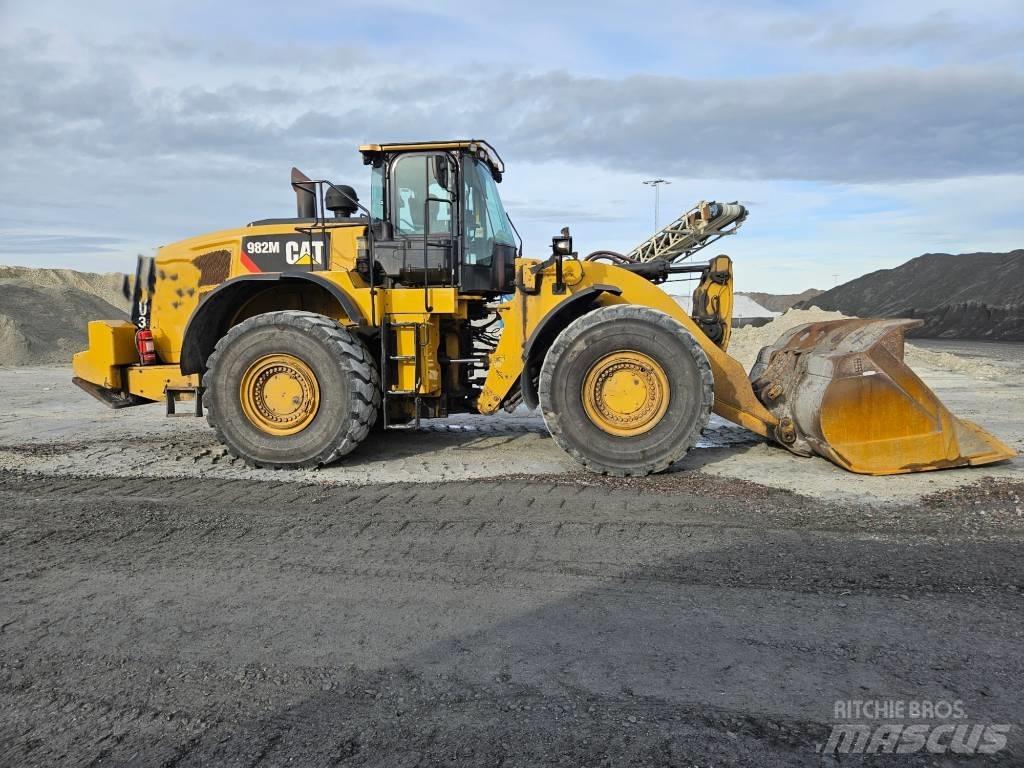 CAT 982 M Iekrāvēji uz riteņiem
