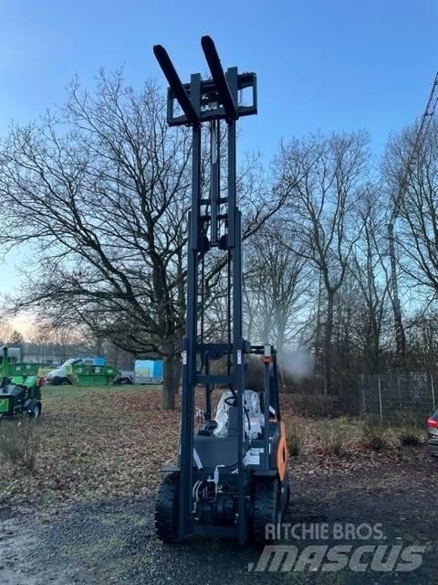 Doosan D30NXS Tehnika ar dīzeļa dzinēju