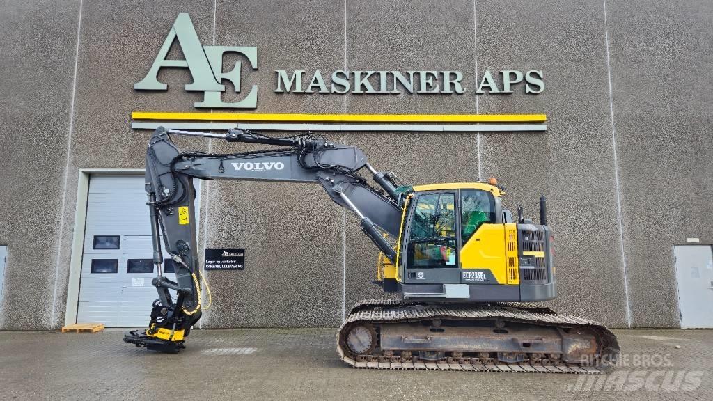 Volvo ECR 235 E L Kāpurķēžu ekskavatori