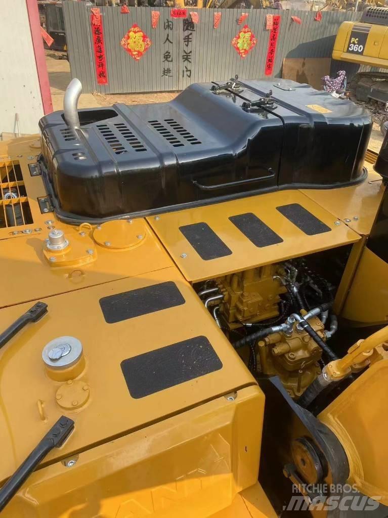 Sany SY215C Kāpurķēžu ekskavatori