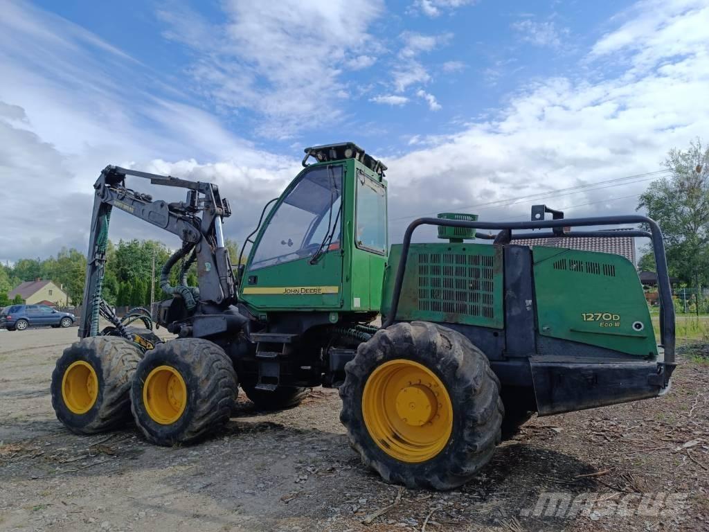 John Deere 1270 D Harvesteri