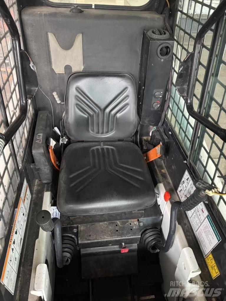 Bobcat S 70 Lietoti riteņu kompaktiekrāvēji