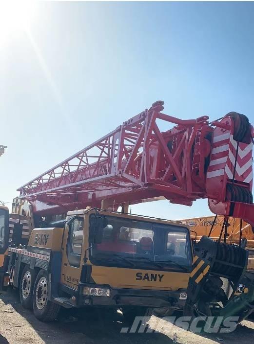Sany 750s Visurgājēji celtņi