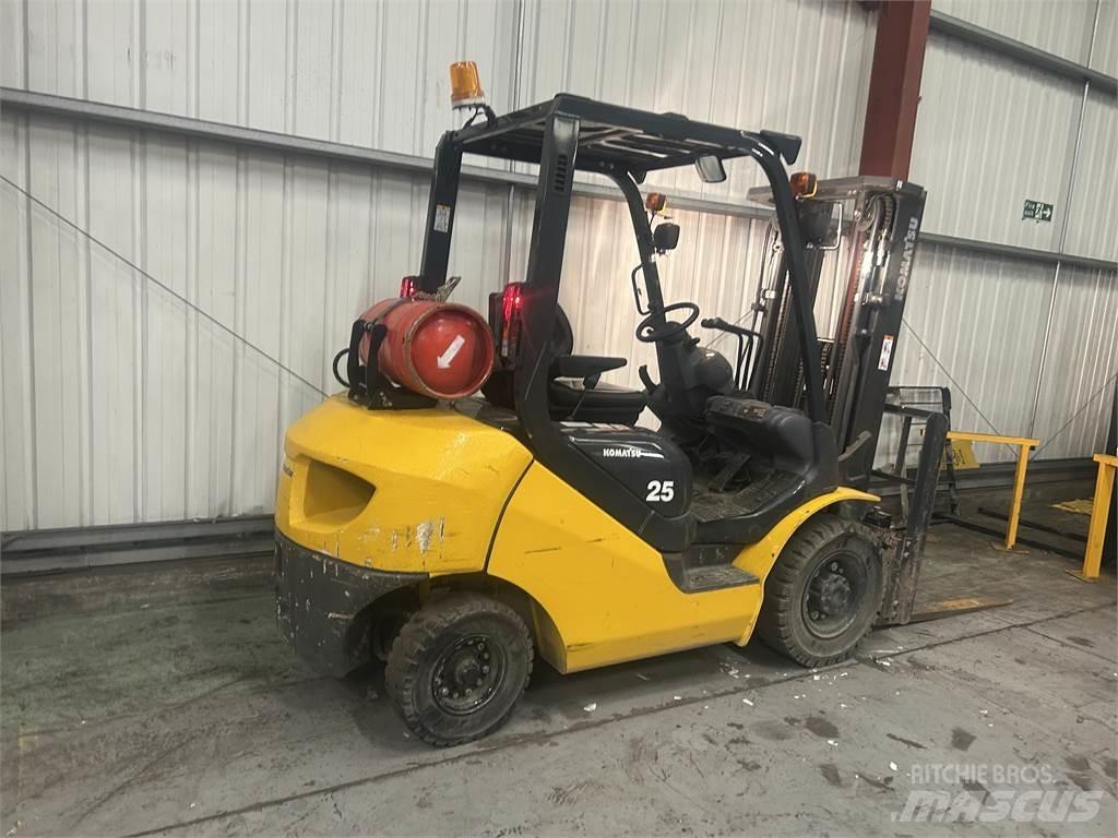 Komatsu FG25HT-17 LPG tehnika