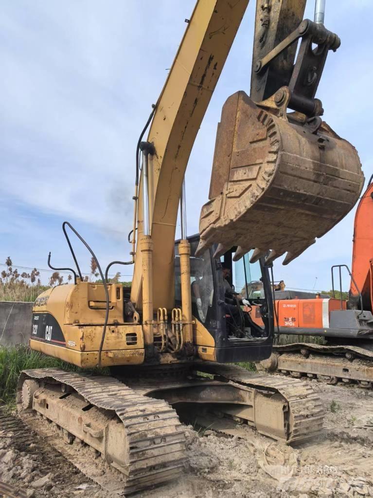 CAT 320 C Kāpurķēžu ekskavatori