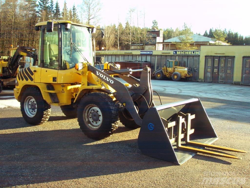 Volvo L 30 Iekrāvēji uz riteņiem