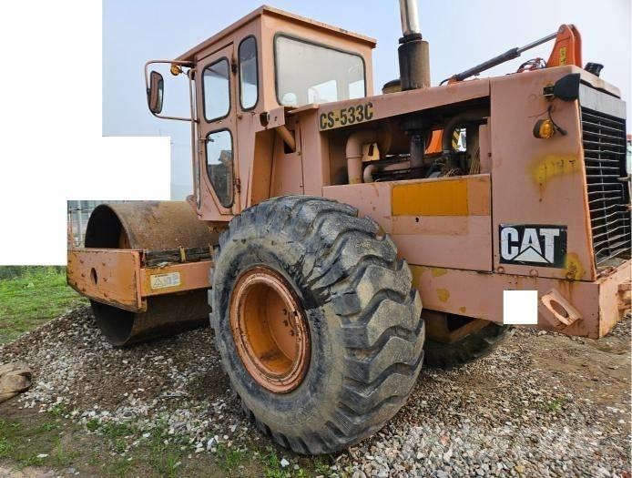 CAT CS 533 C Divvalču grunts veltņi