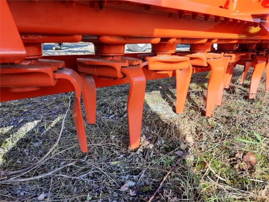 Kuhn HRB 303 D Augsnes frēzes