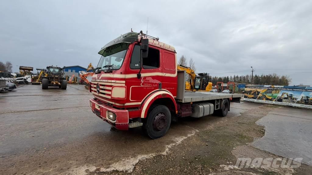 Mercedes-Benz 1827 Evakuatori