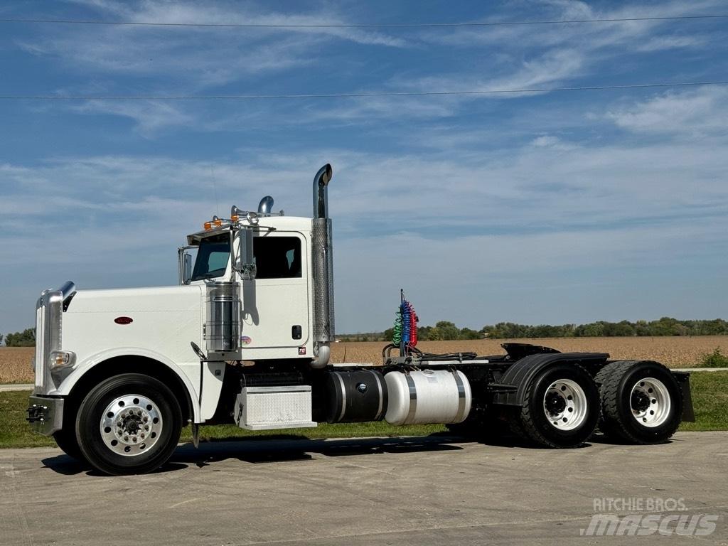 Peterbilt 388 Vilcēji