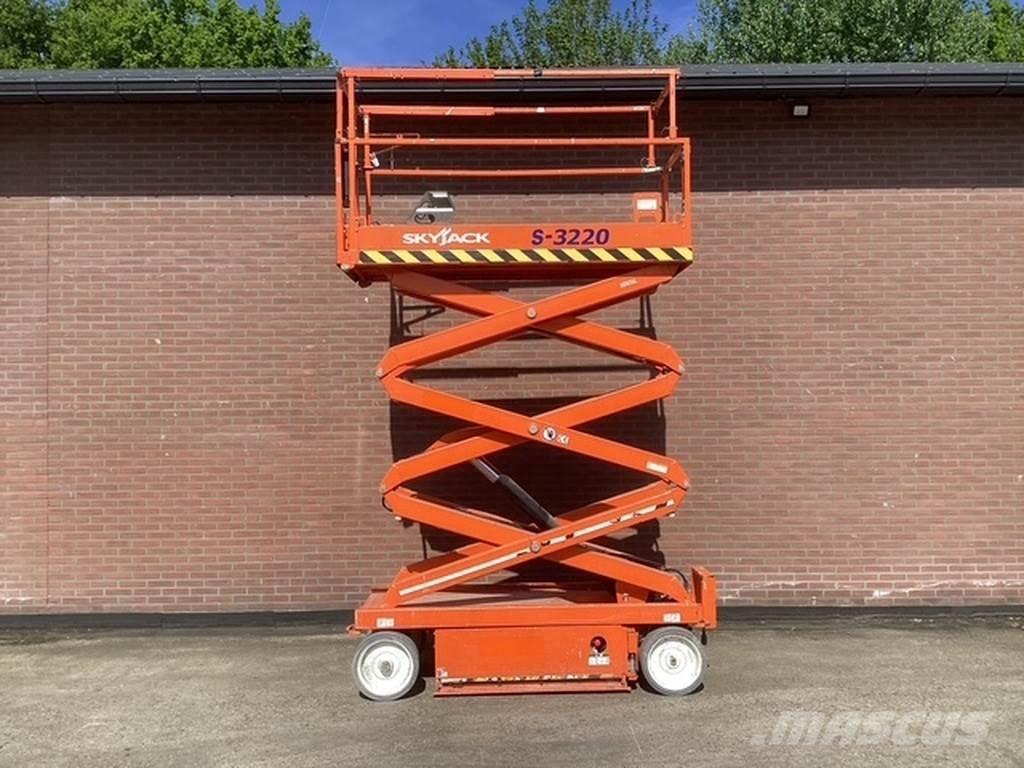 SkyJack SJIII3220 Šķerveida pacēlāji