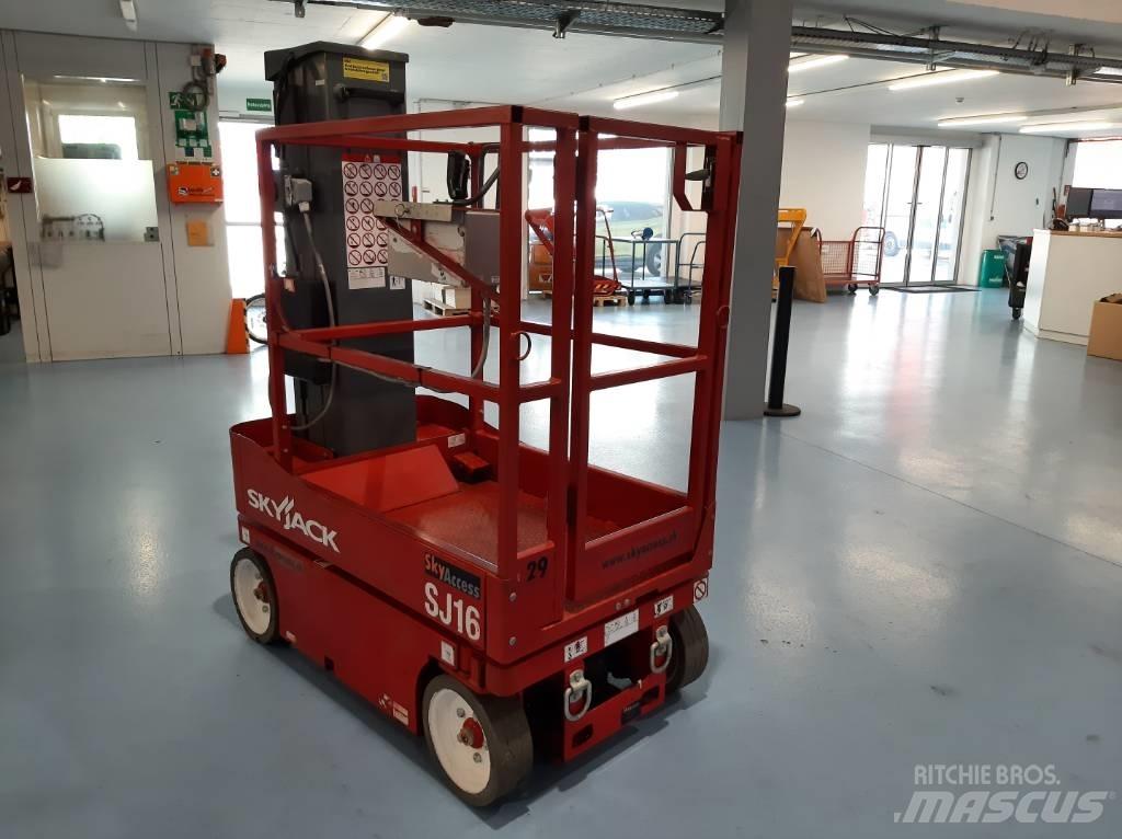 SkyJack SJ 16 Vertikālie pacēlāji
