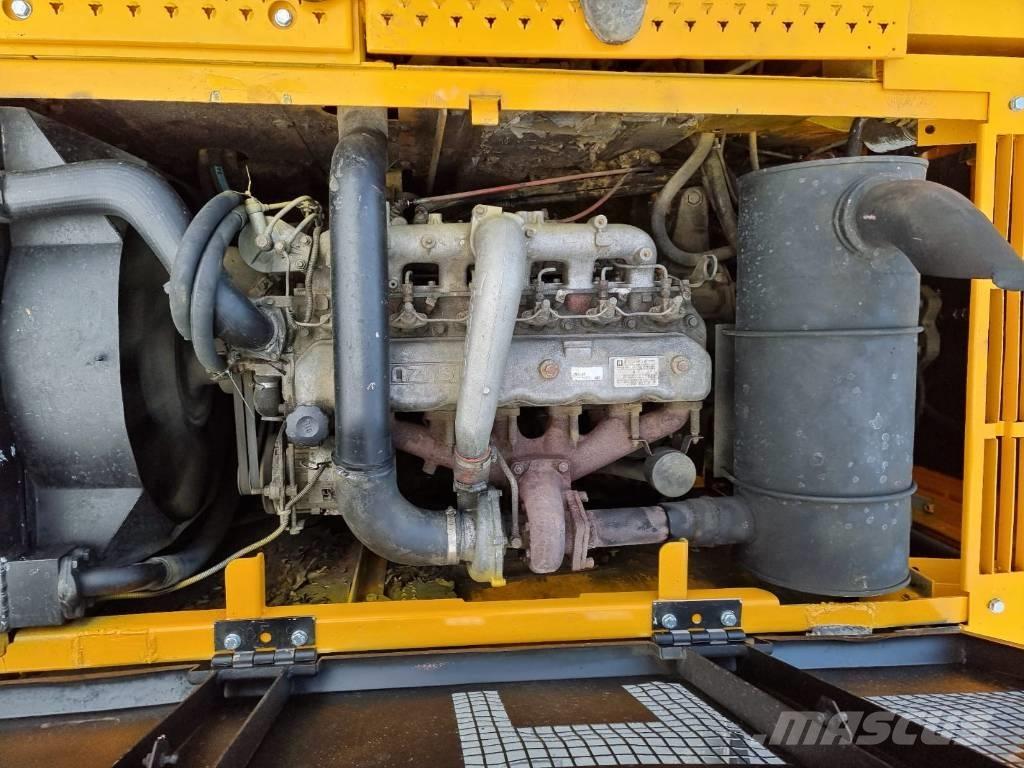 JCB JS 220 LC Kāpurķēžu ekskavatori
