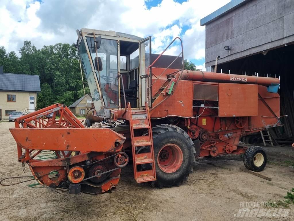 Laverda M152 Ražas novākšanas kombaini