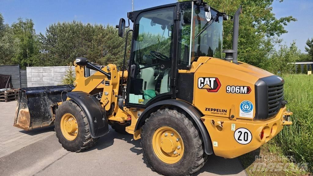 CAT 906M Iekrāvēji uz riteņiem