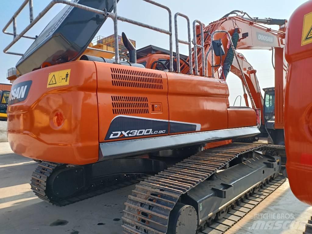 Doosan DX300-9 Kāpurķēžu ekskavatori