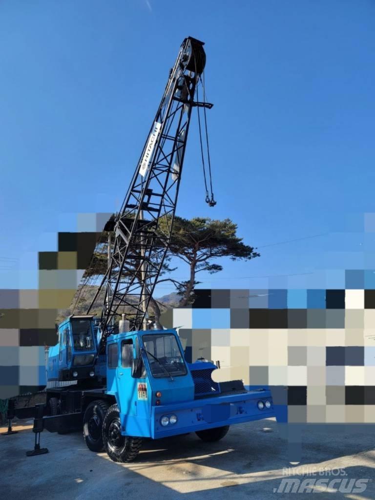 Hitachi FK 150 Kāpurķēžu ceļamkrāni