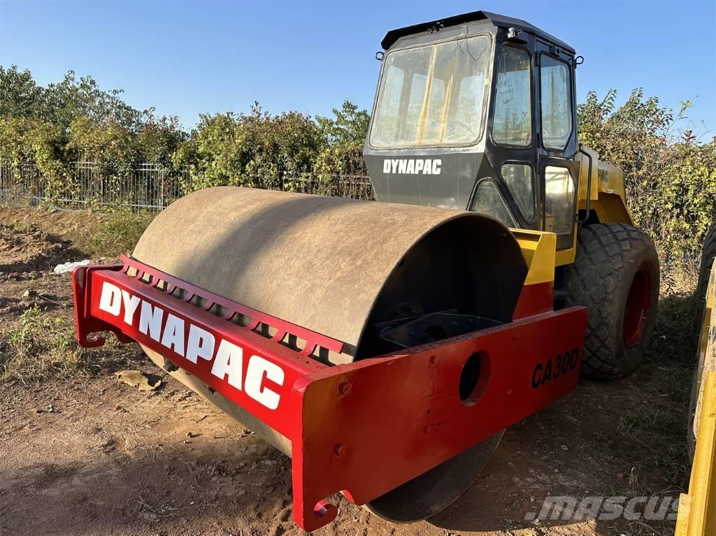 Dynapac CA 30 D Vienvalča grunts veltņi