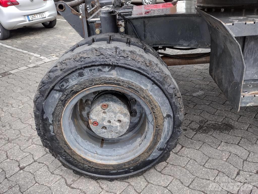 Komatsu PW 148-8 Ekskavatori uz riteņiem