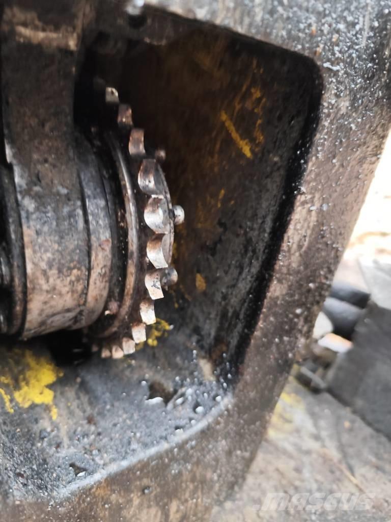 John Deere 770 Harvesteri