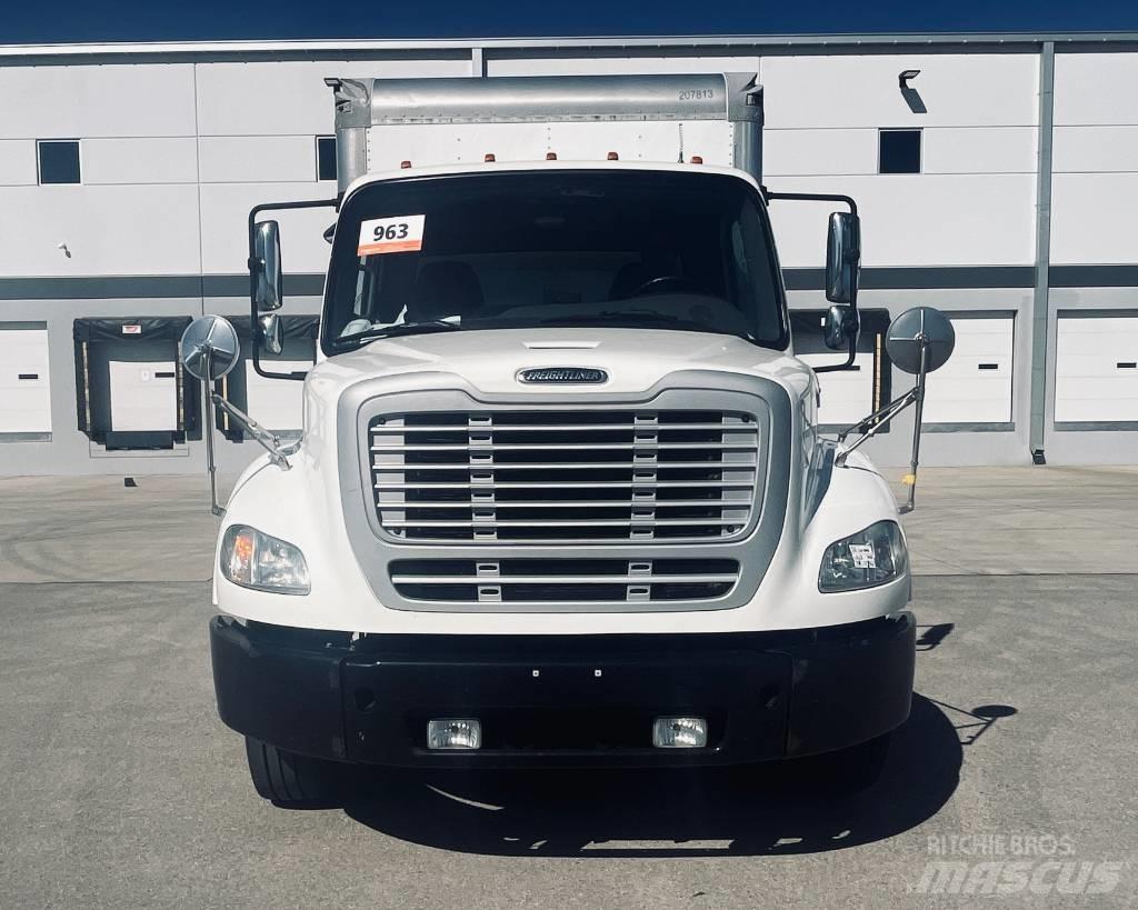 Freightliner M 106 Furgons