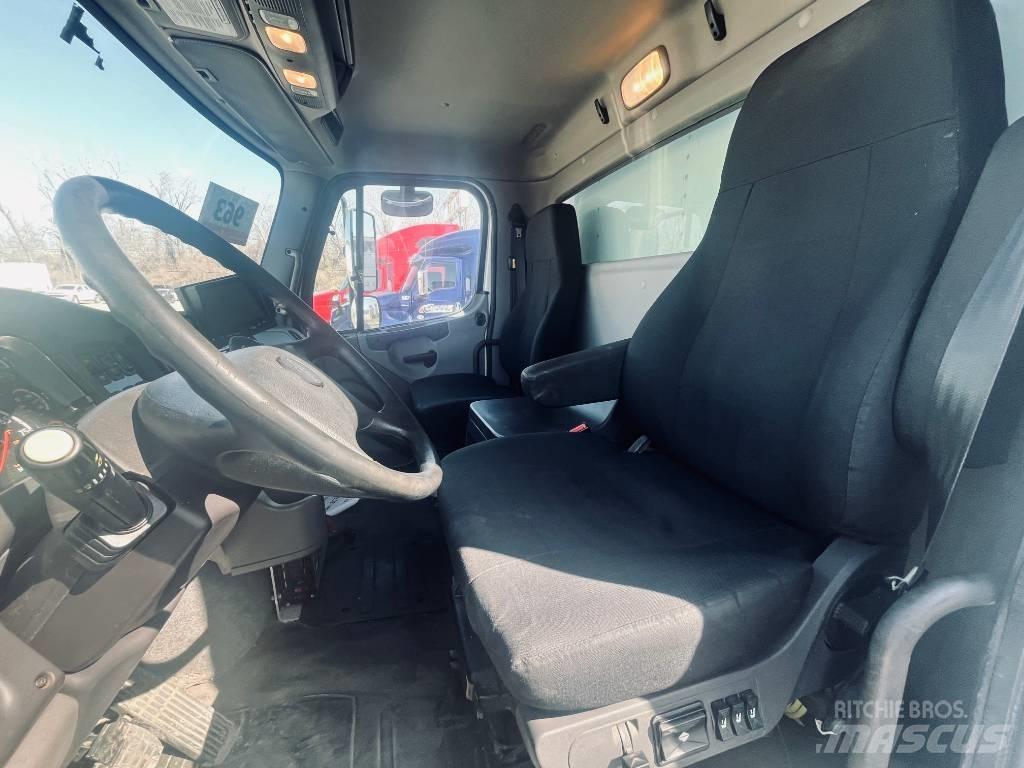 Freightliner M 106 Furgons