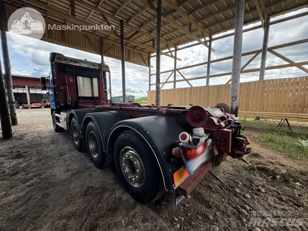 Volvo FH 16 550 Treileri ar āķi