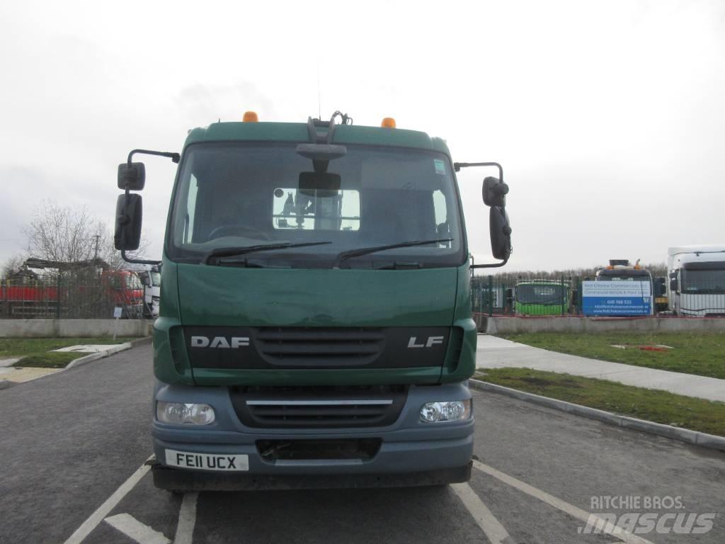 DAF 45.220 Smagās mašīnas ar celtni