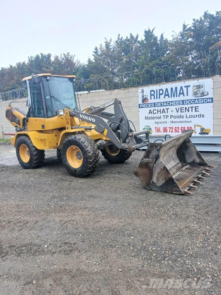 Volvo L 30 G Iekrāvēji uz riteņiem